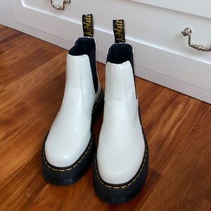 WHITE PLATFORM DOC MARTINS | CHELSEA BOOT